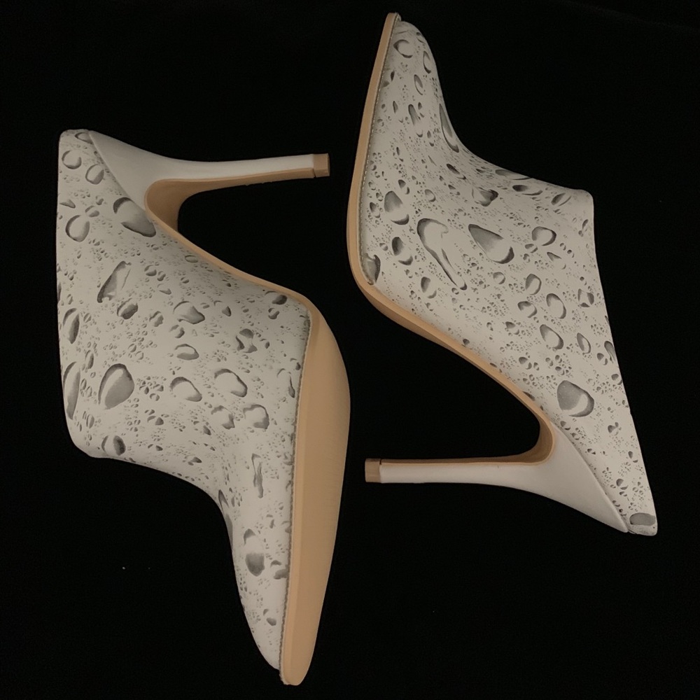 One of a kind HYDROGRAPHIC rain drop pattern clogs